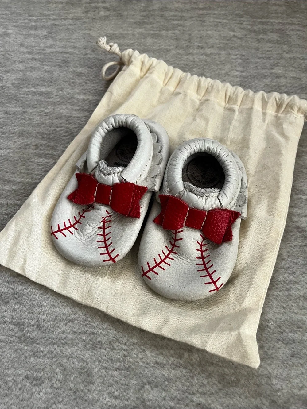 Girl’s Freshly Picked Baseball Bow Topped Moccasins size 3 m